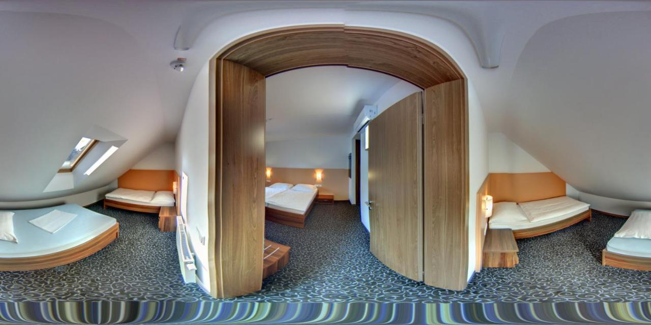 Domacija Vodnik & Apartments Церклє-на-Горенськем Екстер'єр фото