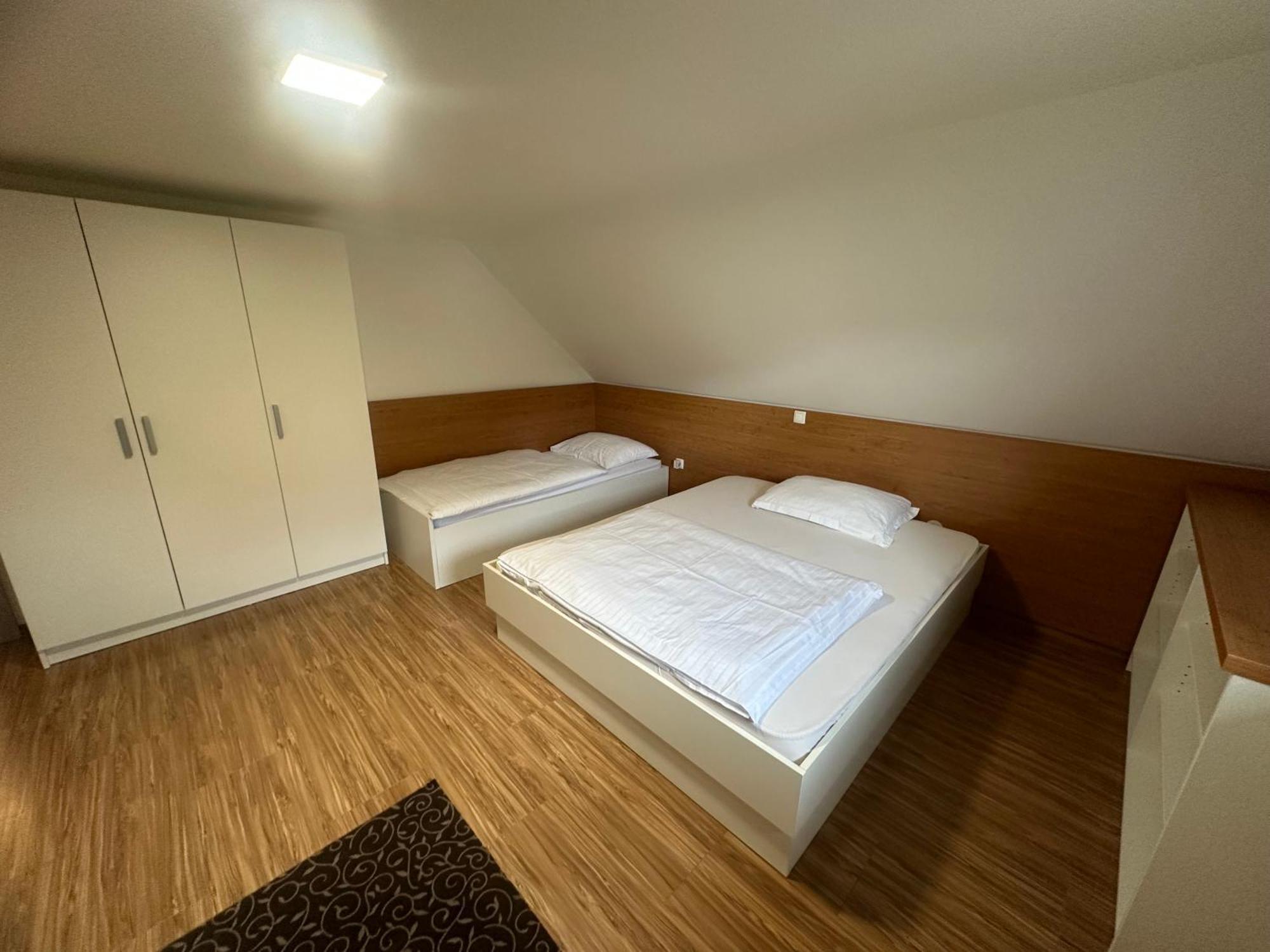 Domacija Vodnik & Apartments Церклє-на-Горенськем Екстер'єр фото