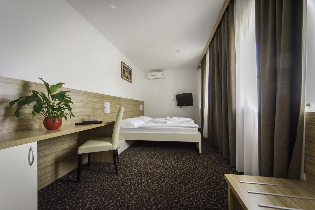Domacija Vodnik & Apartments Церклє-на-Горенськем Екстер'єр фото