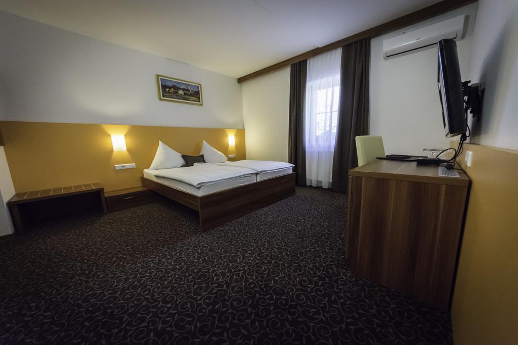 Domacija Vodnik & Apartments Церклє-на-Горенськем Екстер'єр фото