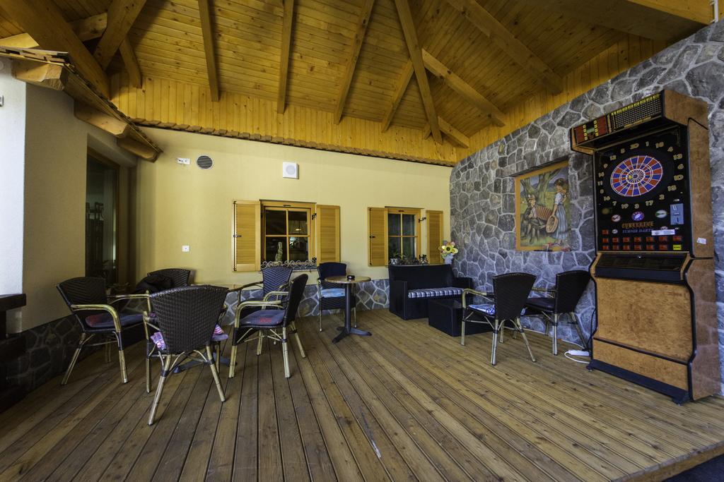 Domacija Vodnik & Apartments Церклє-на-Горенськем Екстер'єр фото