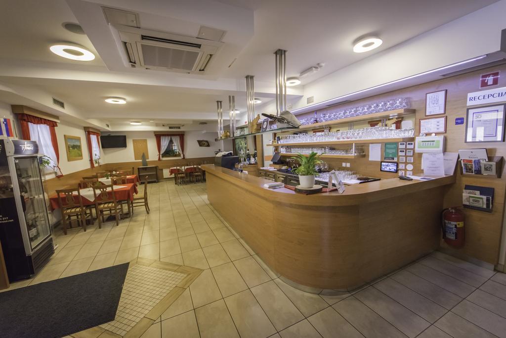 Domacija Vodnik & Apartments Церклє-на-Горенськем Екстер'єр фото