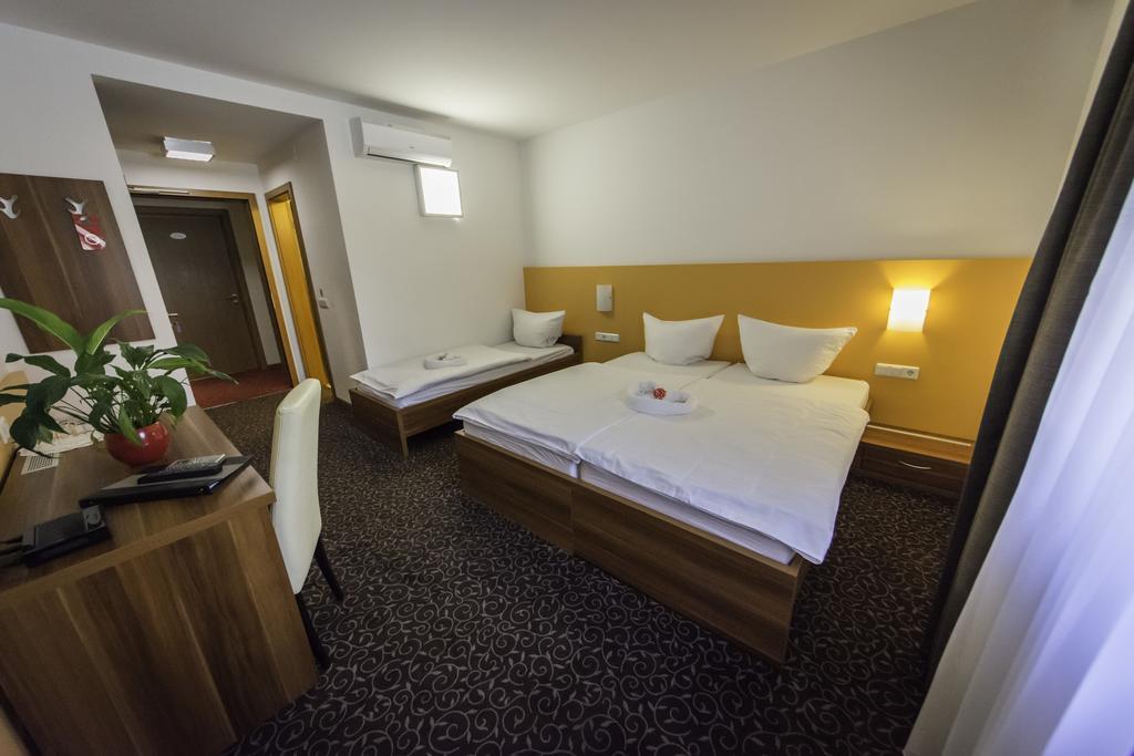 Domacija Vodnik & Apartments Церклє-на-Горенськем Екстер'єр фото