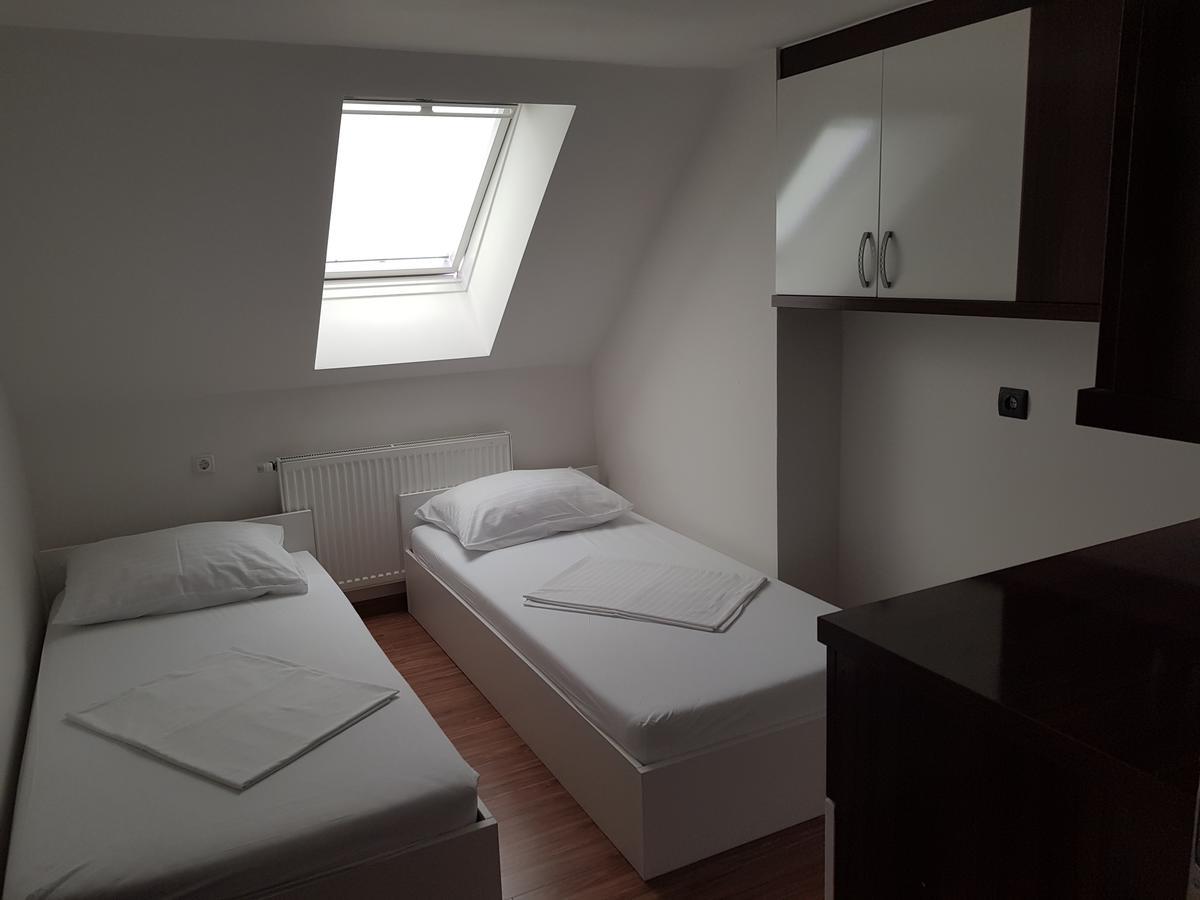 Domacija Vodnik & Apartments Церклє-на-Горенськем Екстер'єр фото